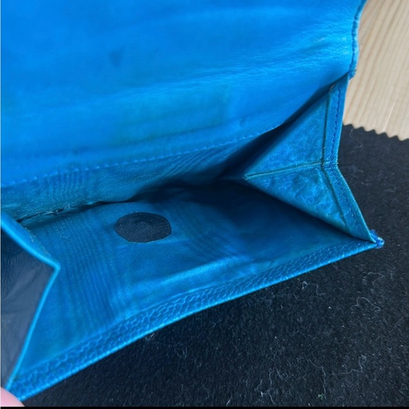 Chanel Caviar Bifold Wallet - Picture 5 of 6